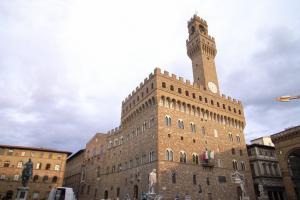 A Medici-dinasztia titkos folyosója: a Vasari-folyosó Firenzében A Corridoio Vasariano létrejöttének története