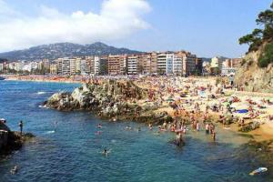A demokratikus Lloret de Mar-i nyaralás előnyei és hátrányai - turisták véleménye