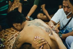 Hol lehet igazi Sak Yant tetoválást készíteni Thaiföldön – Egy történet egy erdei templomba tett kirándulásról