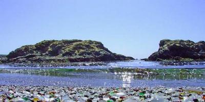 Стеклянный пляж (Glass Beach) Форт Брэгг, Калифорния, США