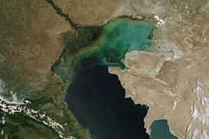Miért tekintik tónak a Kaszpi-tengert?